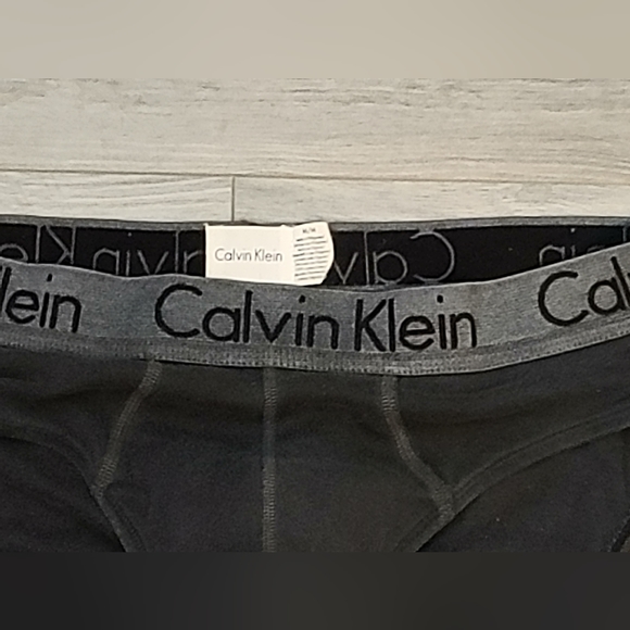Good Used Condition Men's CALVIN KLEIN Black Hip Brief Size Medium - Picture 8 of 11